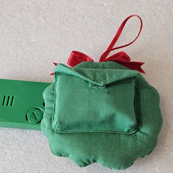 Vintage 90s Christmas Digital Countdown Ornament Mouse On Wreath WORKS - Picture 7 of 10